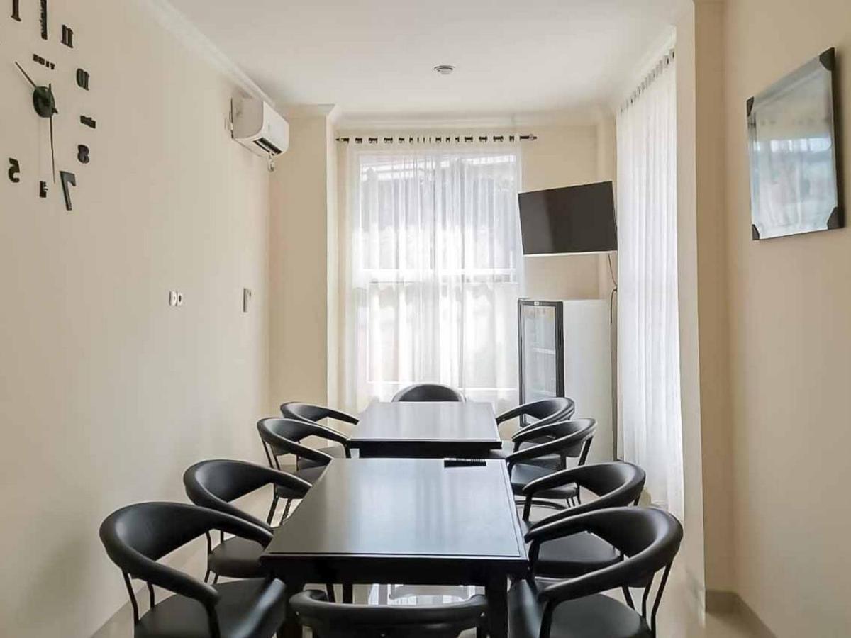 Wisma Talenta Mitra Reddoorz Jacarta Exterior foto